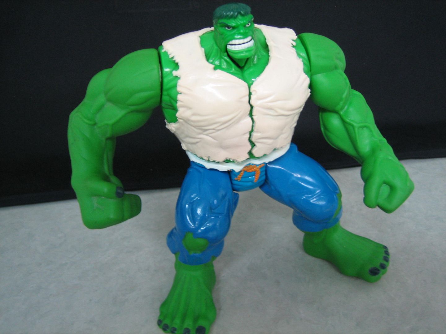 electronic raging hulk toy