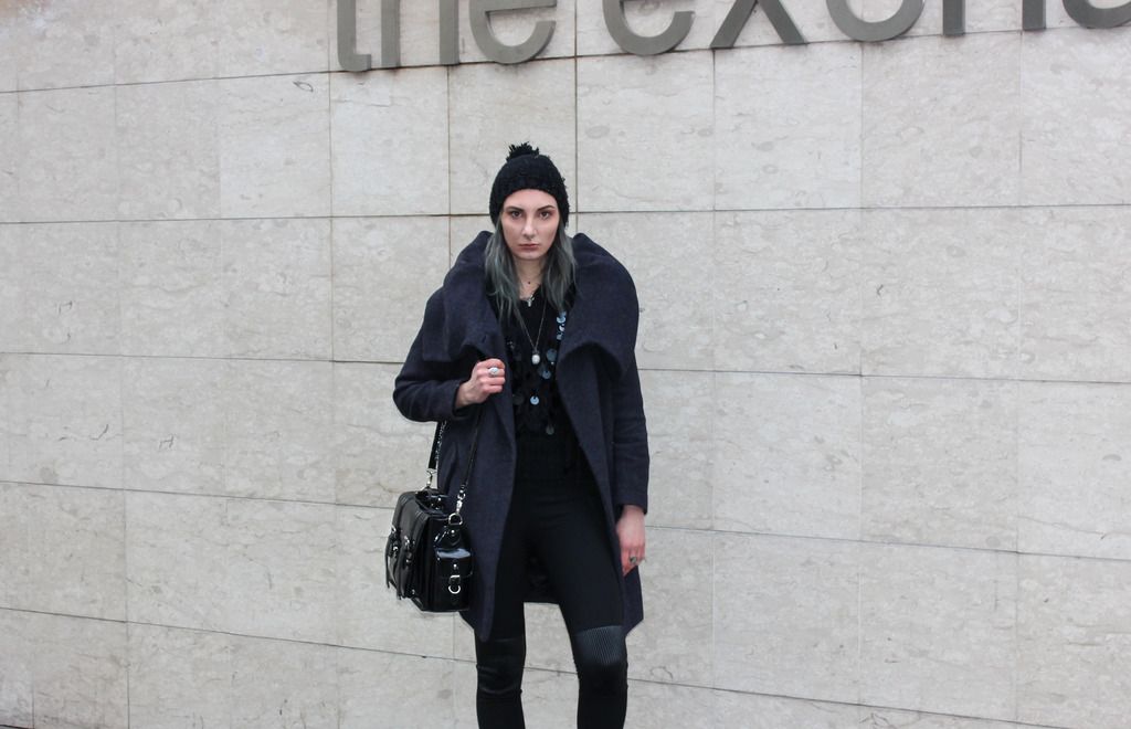 urban casual dark fashion look manchester fashion blogger