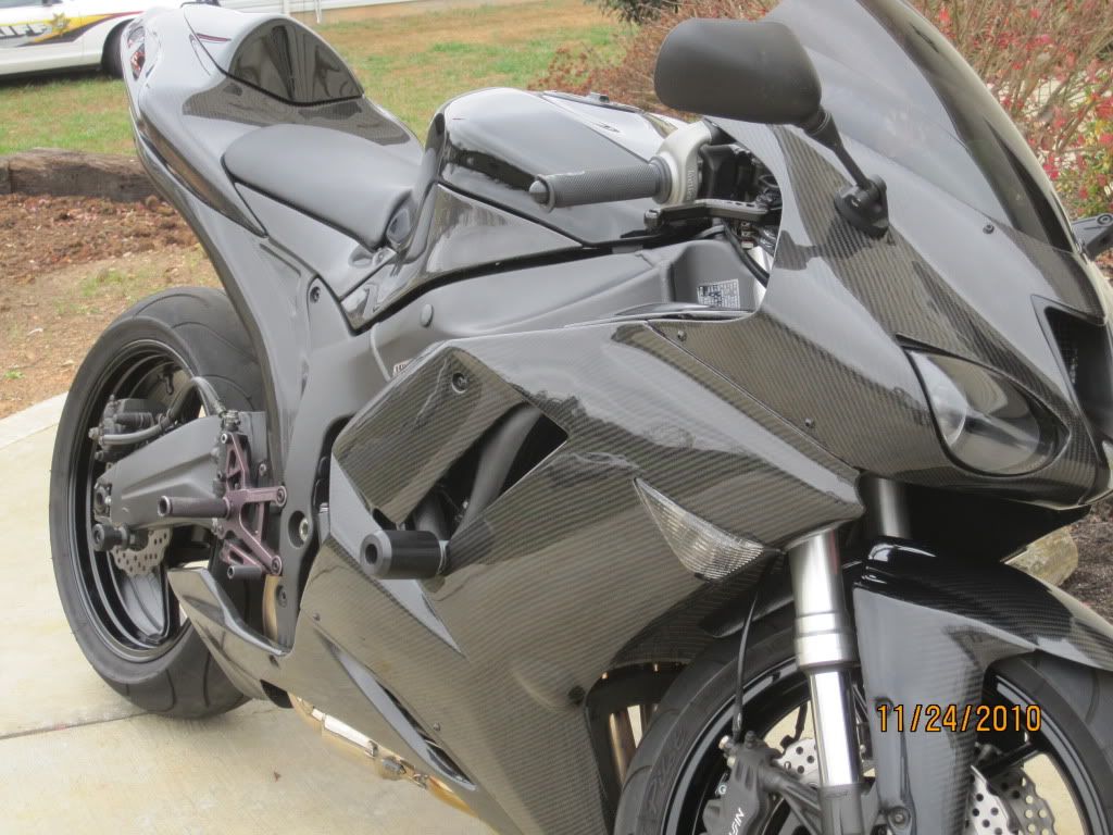 Pics of my 07 zx6r with all the Carbon Fiber on it. ZX Forums