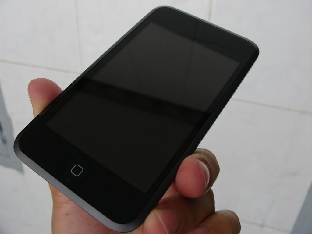 Các bác định giá con Ipod Touch Gen 2 8Gb giúp em nhé - 7