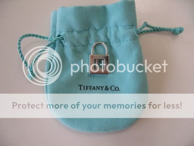 100% Authentic Tiffany Sterling Silver Letter L Lock Charm  150$+RARE